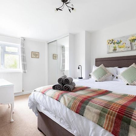 Luxury Cheltenham Home With Ev Charger - Lechampton Hills Esterno foto