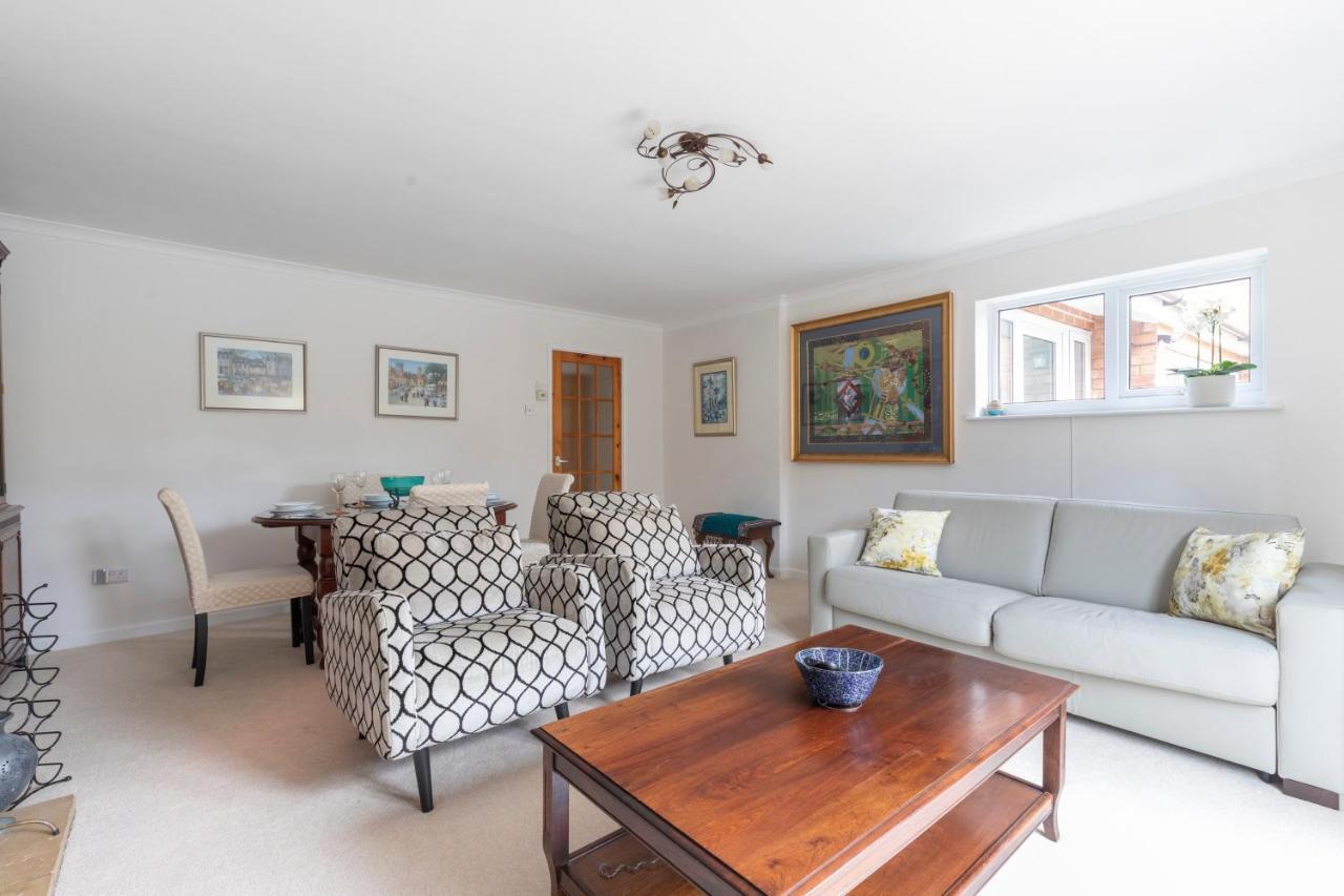 Luxury Cheltenham Home With Ev Charger - Lechampton Hills Esterno foto